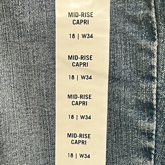 NWT Signature by Levis Womens Mid rise capri pants - Size 18 - Picture 10 of 11